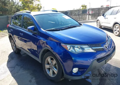 2015 Toyota Rav4 Xle z USA, uszkodzony, nr VIN 2T3WFREV0FW193420